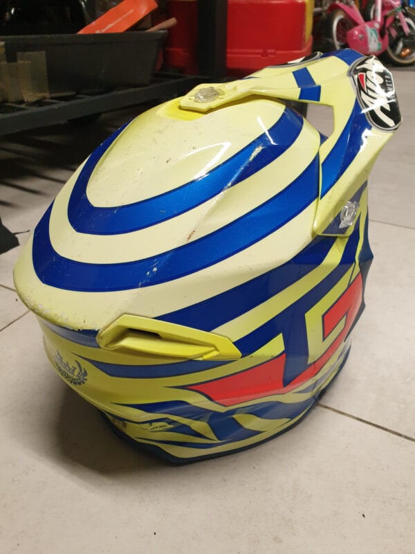 CAPACETE USADO AIROH TWIST QATAR CAIROLI - Image 7