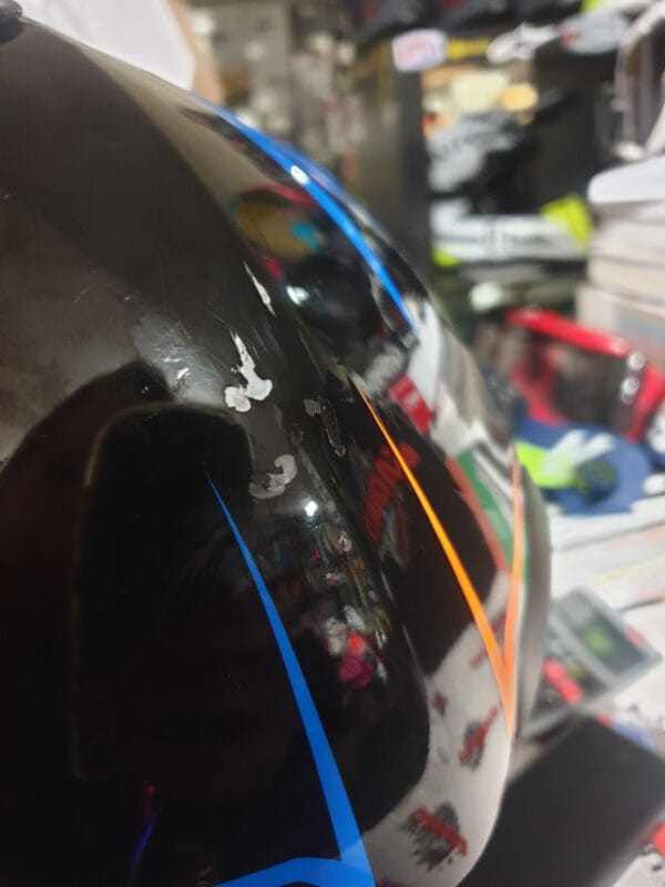 CAPACETE USADO AIROH TERMINATOR BLU/ORG/YELWFLU - Image 9