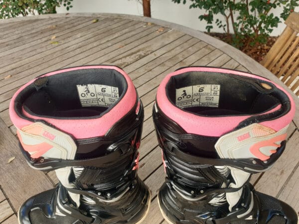 BOTAS USADAS ALPINESTARS TECH 3 STELLA BLK/WHT/PK - Image 11