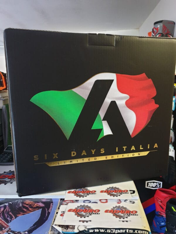 CAPACETE AIROH AVIATOR 3 SIX DAYS ITALIA 2021 - Image 17