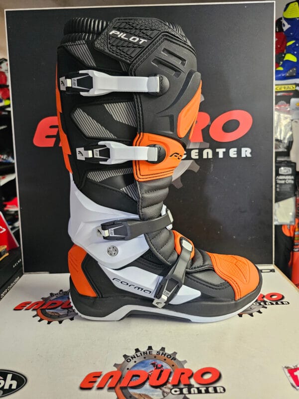 BOTAS FORMA PILOT ORG/BLK/WHT - Image 3