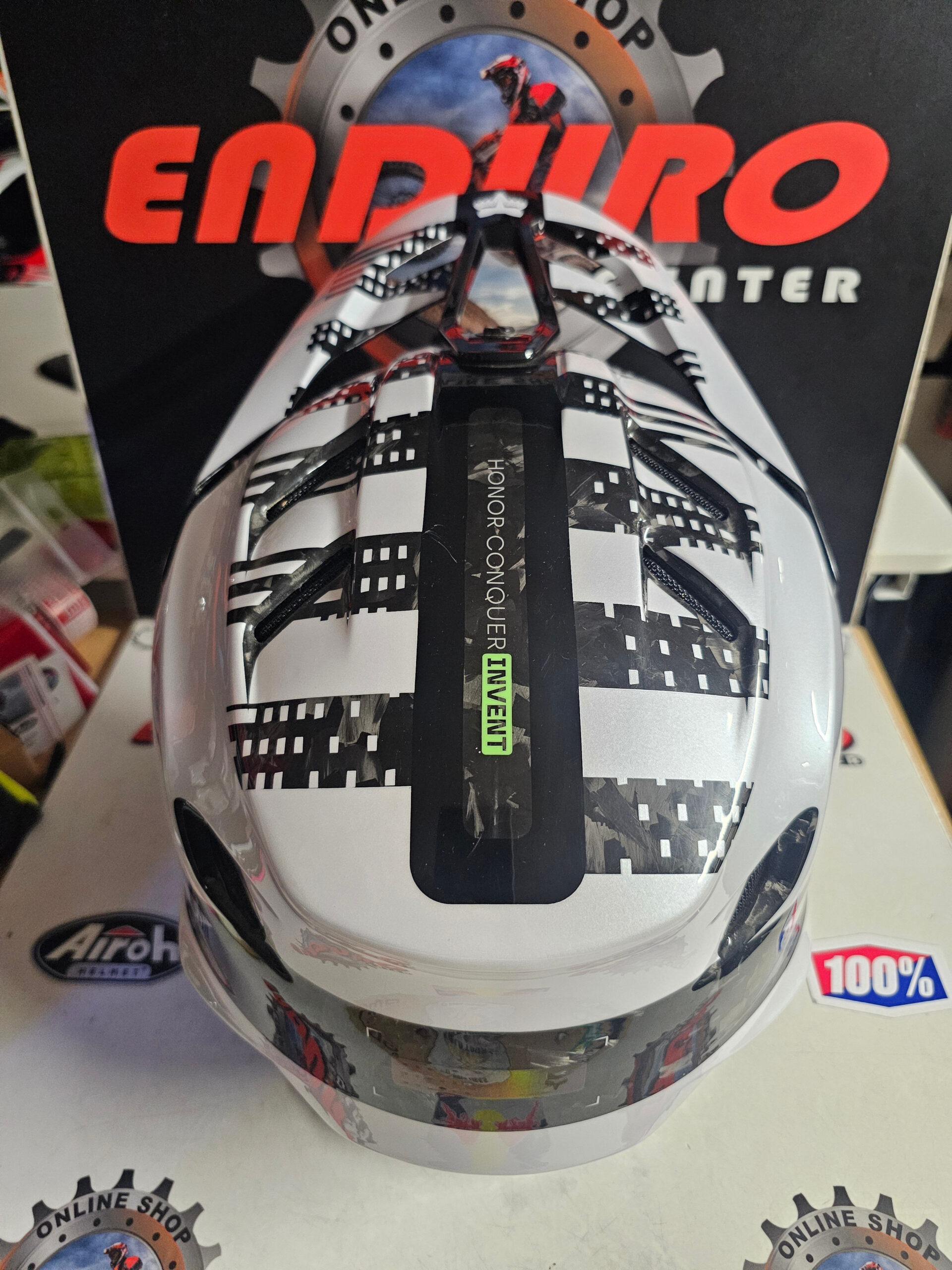 CAPACETE USADO FOX V3 RS CARBON 50TH ANNIVERSARY 25 LTD EDT. WHT/BLK 7 CAPACETE USADO FOX V3 RS CARBON 50TH ANNIVERSARY 25 LTD EDT. WHT/BLK - Image 7