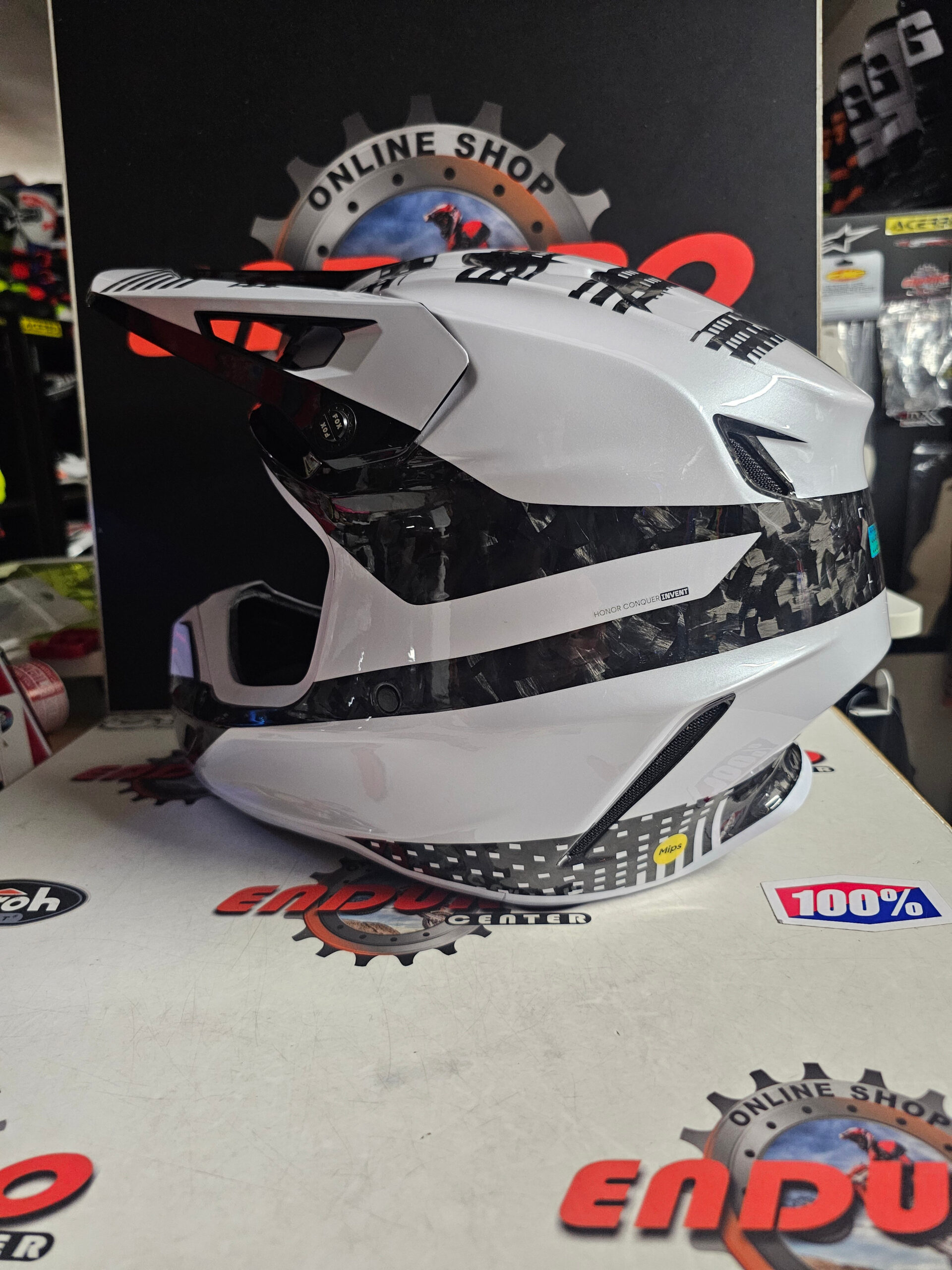 CAPACETE USADO FOX V3 RS CARBON 50TH ANNIVERSARY 25 LTD EDT. WHT/BLK 8 CAPACETE USADO FOX V3 RS CARBON 50TH ANNIVERSARY 25 LTD EDT. WHT/BLK - Image 8