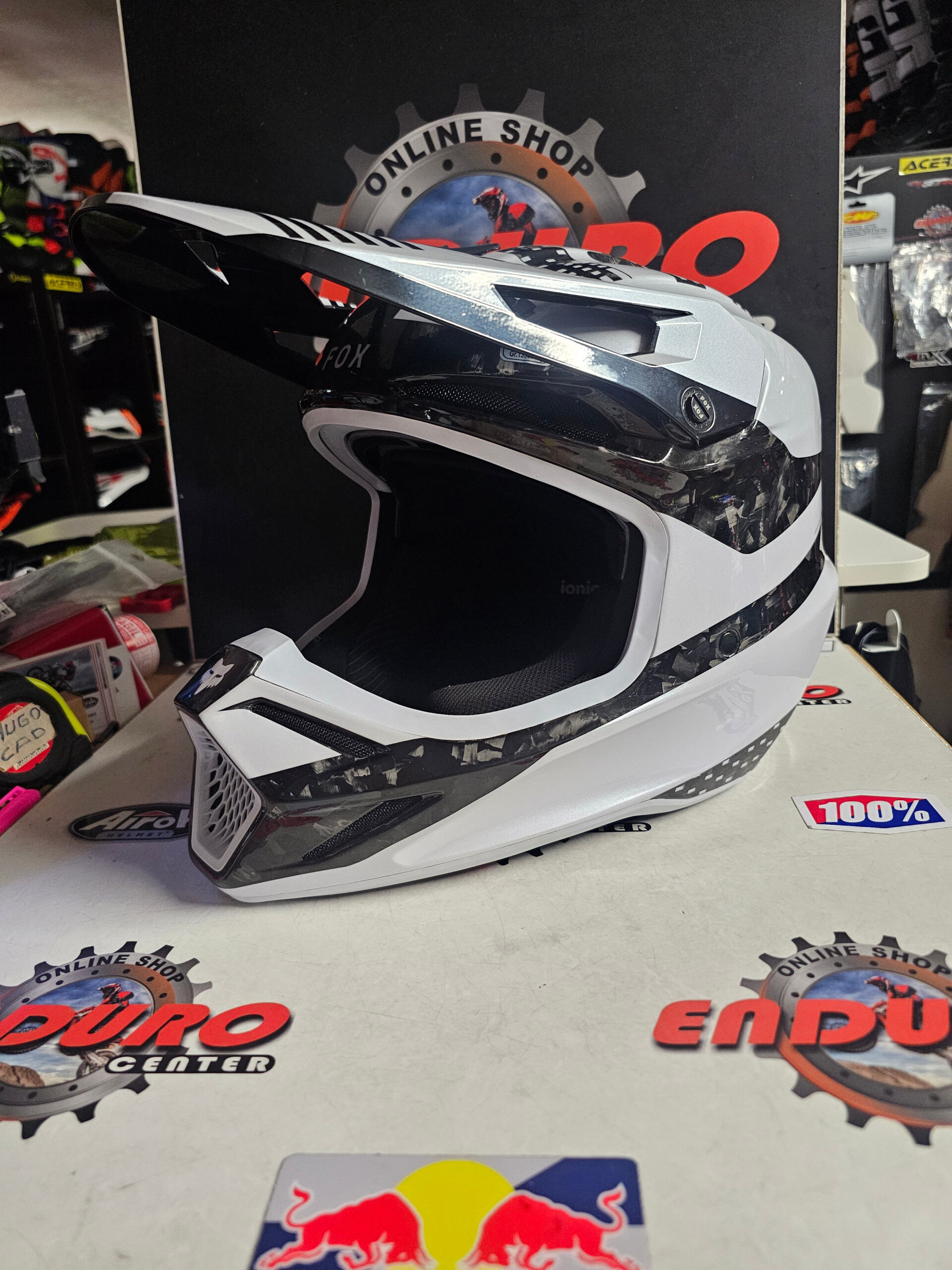 CAPACETE USADO FOX V3 RS CARBON 50TH ANNIVERSARY 25 LTD EDT. WHT/BLK 10 CAPACETE USADO FOX V3 RS CARBON 50TH ANNIVERSARY 25 LTD EDT. WHT/BLK - Image 10