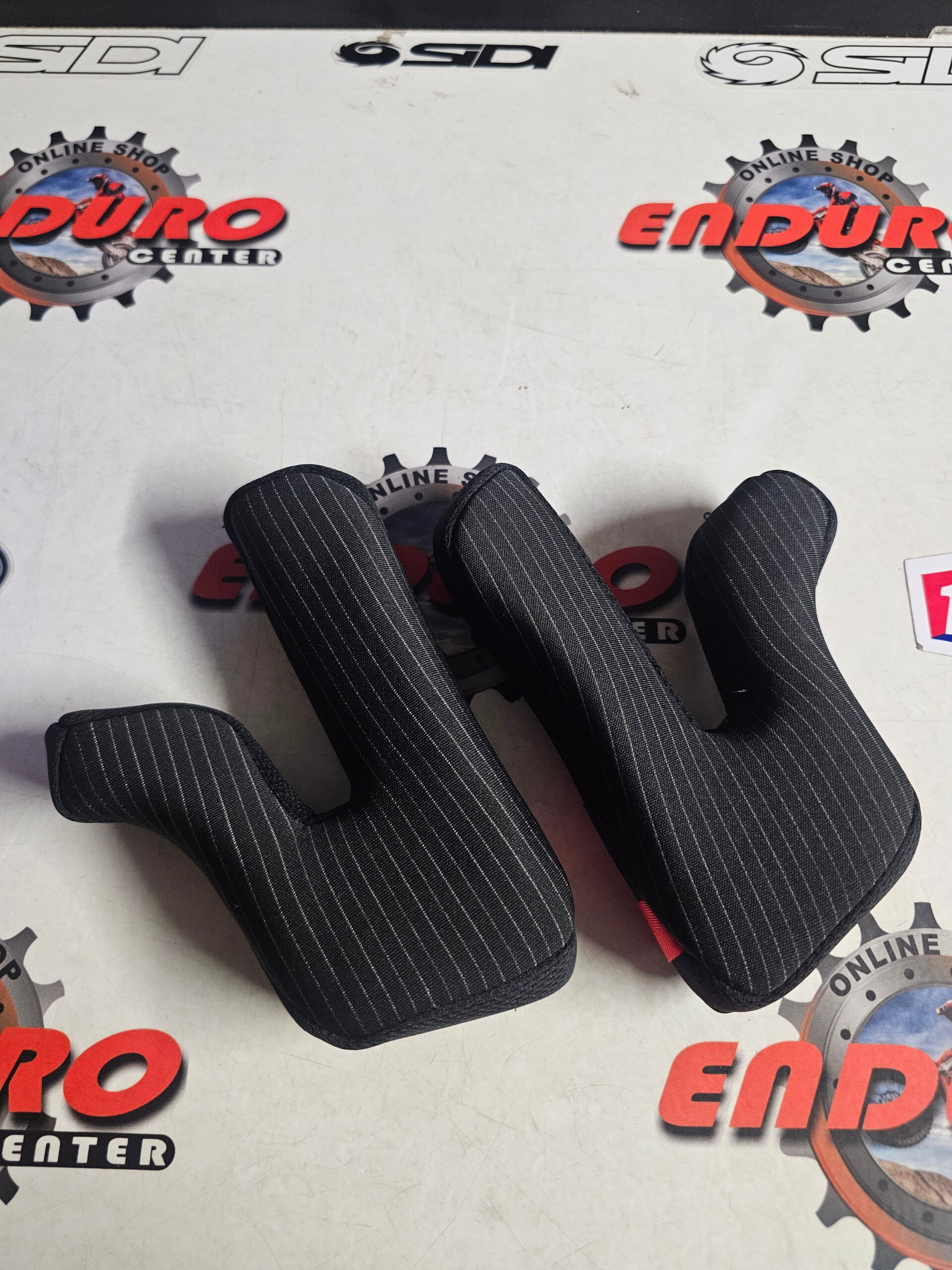 CAPACETE USADO FOX V3 RS CARBON 50TH ANNIVERSARY 25 LTD EDT. WHT/BLK 14 CAPACETE USADO FOX V3 RS CARBON 50TH ANNIVERSARY 25 LTD EDT. WHT/BLK - Image 14