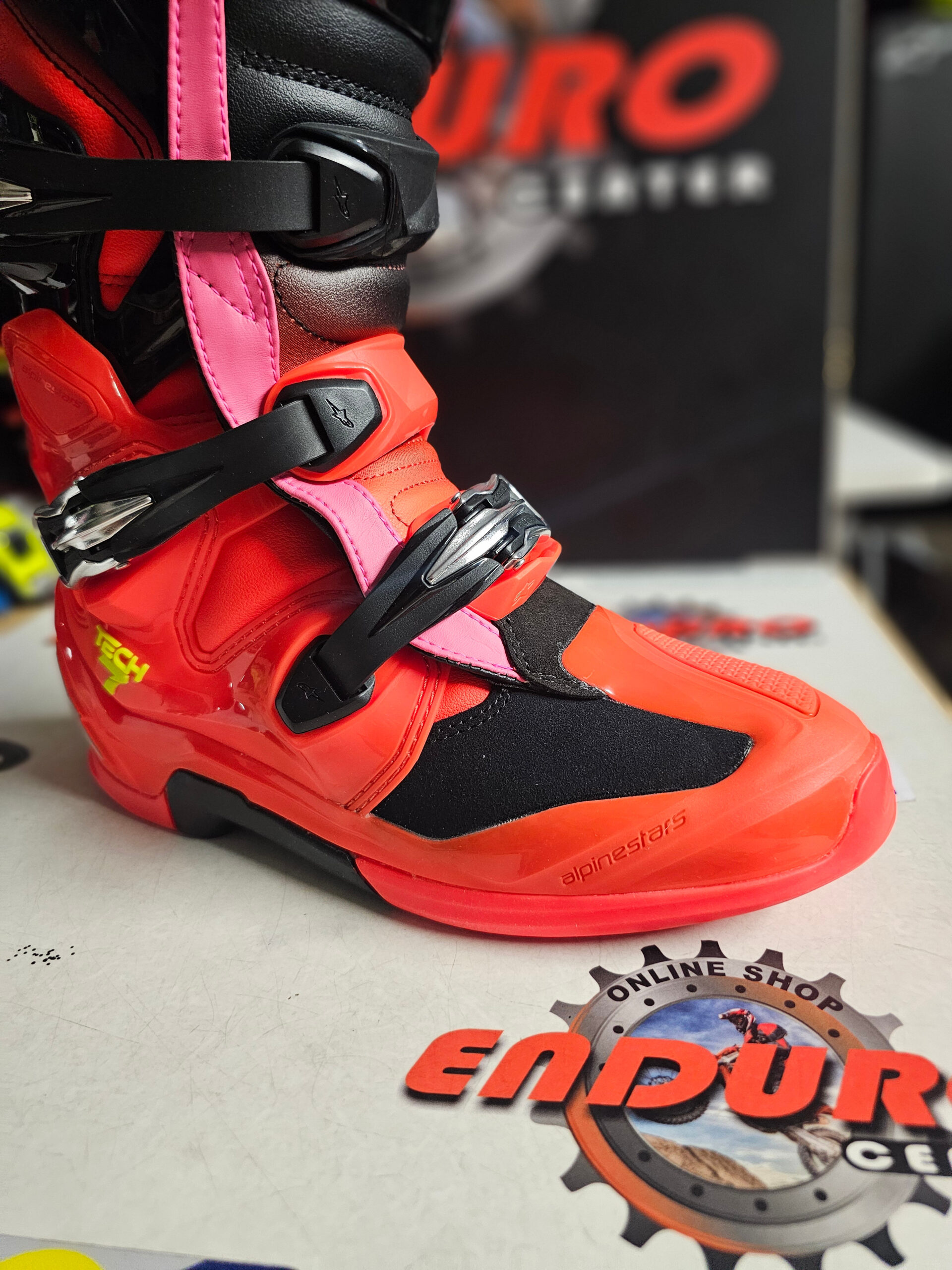 BOTAS ALPINESTARS TECH 7 BLK/RDFLU/MGT NM 25/26 12 BOTAS ALPINESTARS TECH 7 BLK/RDFLU/MGT NM 25/26 - Image 12